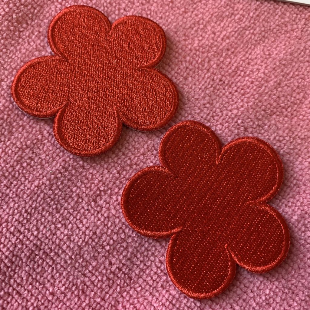 Custom Twill Embroidery Patch: Overlocked Border Badge for Suits